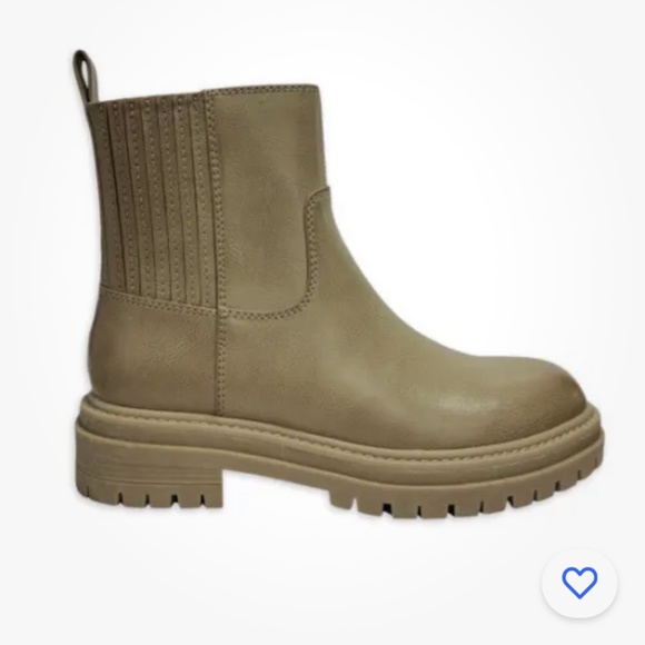 Time and Tru Women’s Tan Lug Chelsea Boots Size 7 NEW - Picture 2 of 7